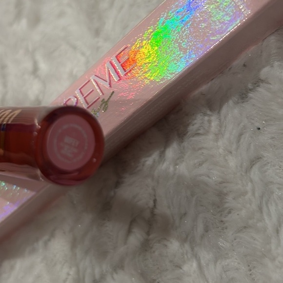 NIB Jeffree Star Supreme Full Pigment Lip Gloss Wifey Full Size 5.10ml - Picture 3 of 5